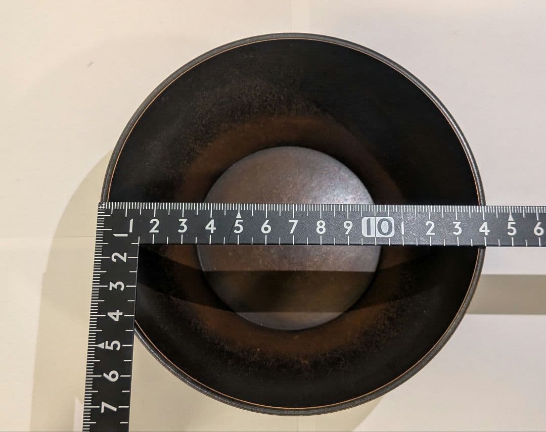 唐銅風炉師『福島宗秀』而妙斎好写　砂張筋建水　茶道具　共箱共布