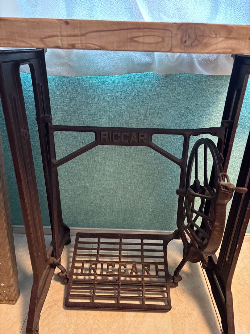 RICCAR ヴィンテージ木製テーブル　ミシン台　アンティーク