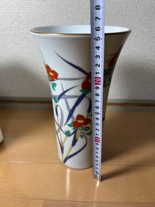 224 香蘭社　六角型花瓶1 　露草花瓶1