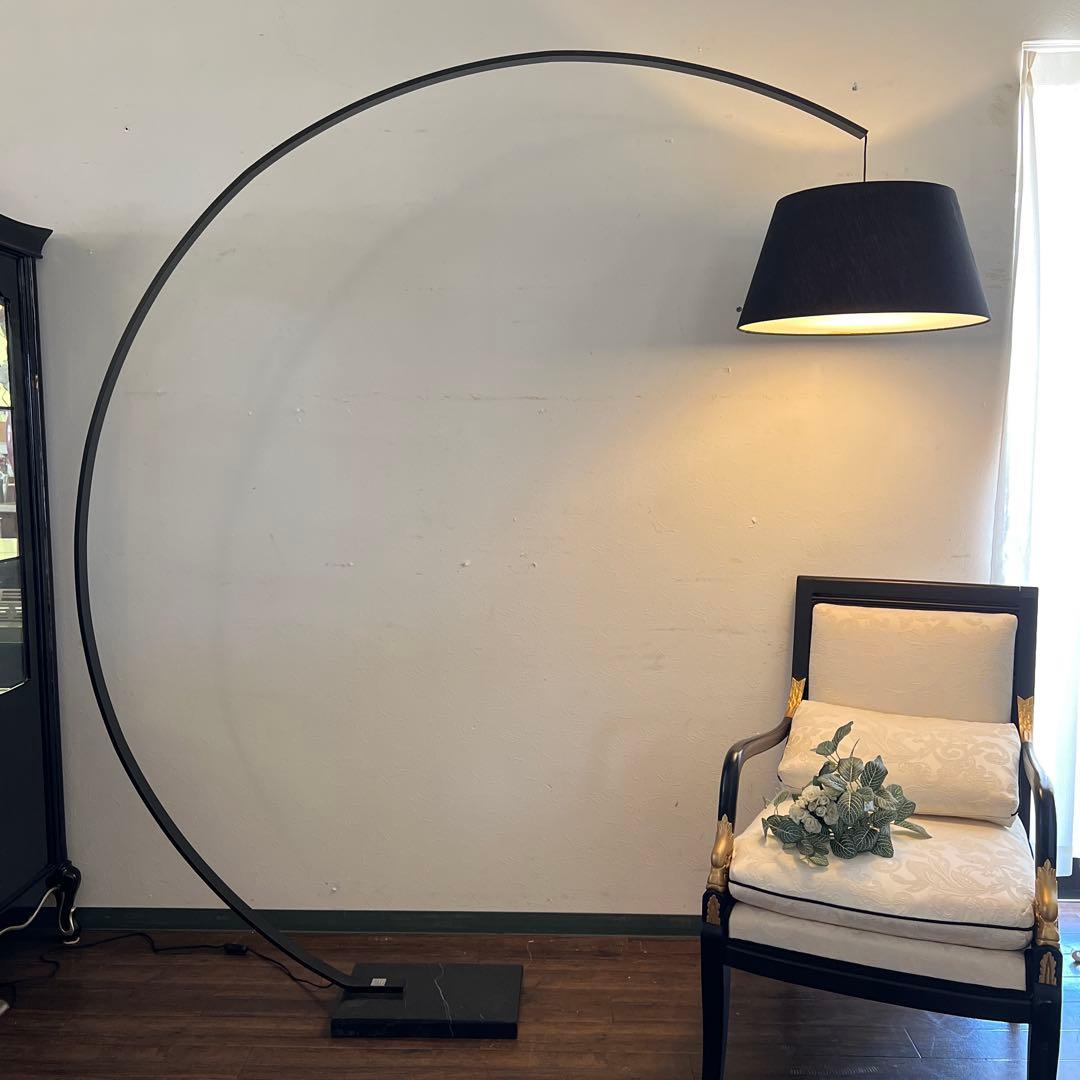 k500r122 モダンなアークフロアランプ アーチ型 高級感のある大理石ベース