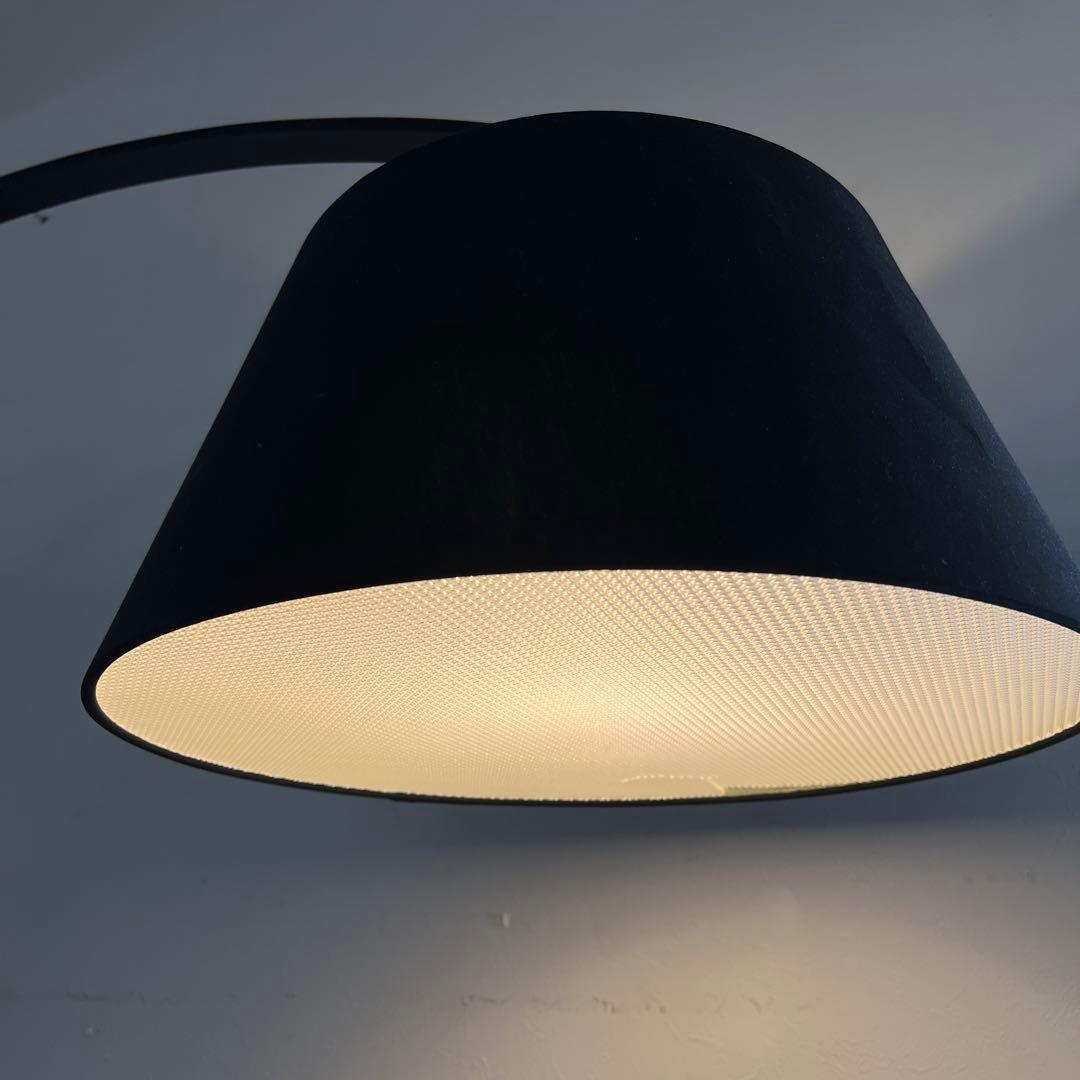 k500r122 モダンなアークフロアランプ アーチ型 高級感のある大理石ベース