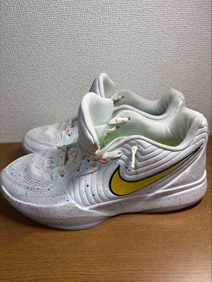 Nike バスケットボールシューズ ホワイト/イエロー