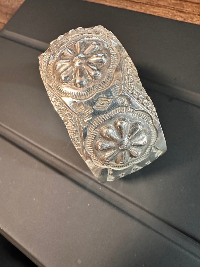 【J刻印】NAVAJO シルバー スタンプワーク バングル ブレスレット