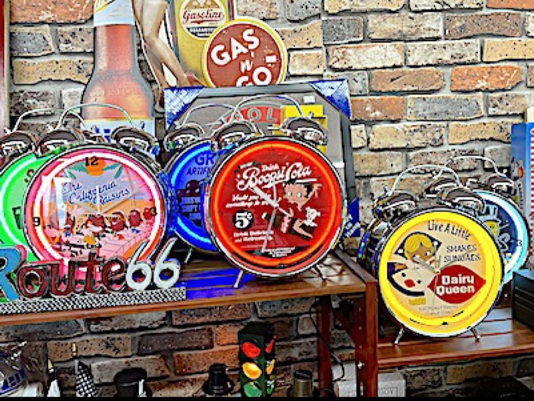 ネオン管 目覚まし時計 ネオンアラームクロック デイリークイーンse0832