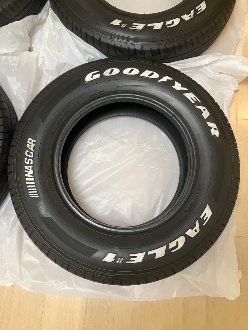 ハイエース　195/80R15 GOODYEAR EAGLE 1専用②
