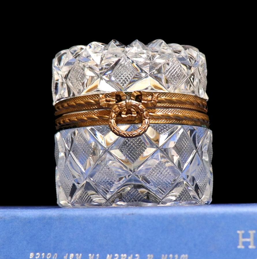 オールド・バカラ ブロンズ装飾 蓋物 ローリエ リボン 小物入れ ゴールド