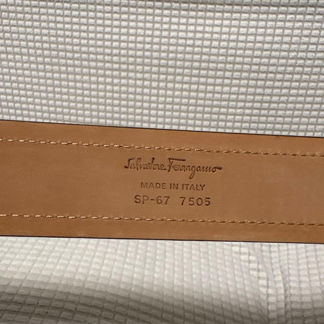 フェラガモ　レザーベルト　ガンチーニ　未使用品