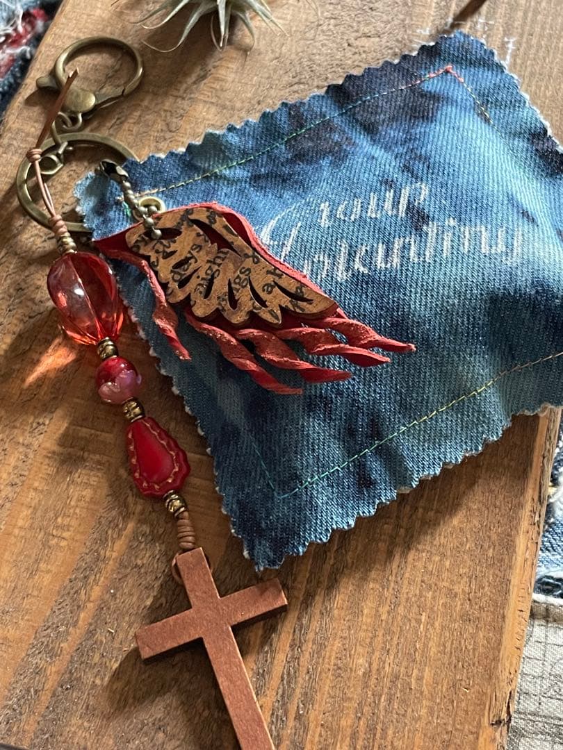 No.142フェザー with ヒノキチップチャーム‪·̩͙꒰ঌ