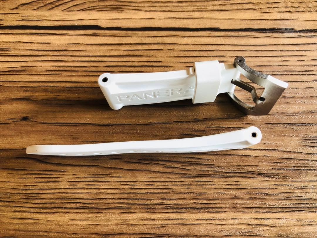 【最終価格】美品 パネライ純正ラバーベルトホワイトXS ラグ幅22mm おまけ付