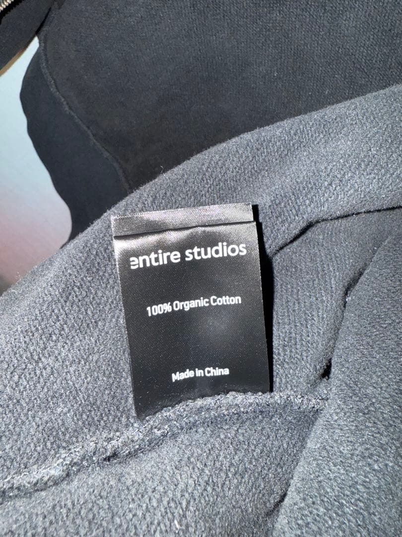 【r】entire studios full zip
