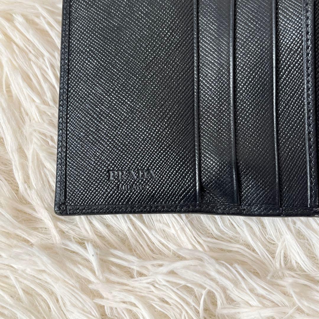 未使用級✨PRADAプラダ　三つ折り財布　サフィアーノ　レザー　ブラック