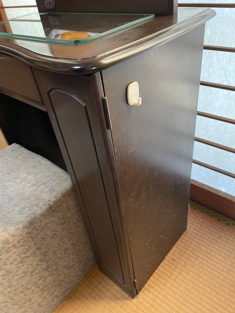 横浜市　引取歓迎！大塚家具　しっかりした作りです！アンティークドレッサー　鏡台