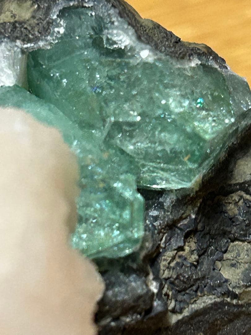 グリーンアポフィライトスティルバイトとヘマタイトの原石で共生‼️大特価SALE