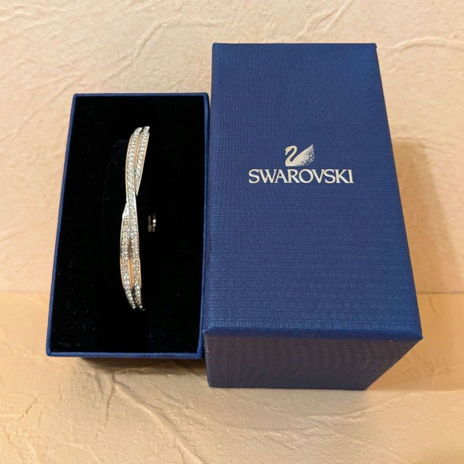 スワロフスキー エディスバングル Swarovski Edith Bangle