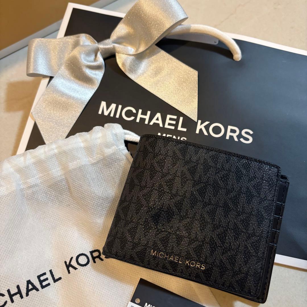 【新品・未使用】MICHAEL KORS 二つ折り財布とパスケースセット