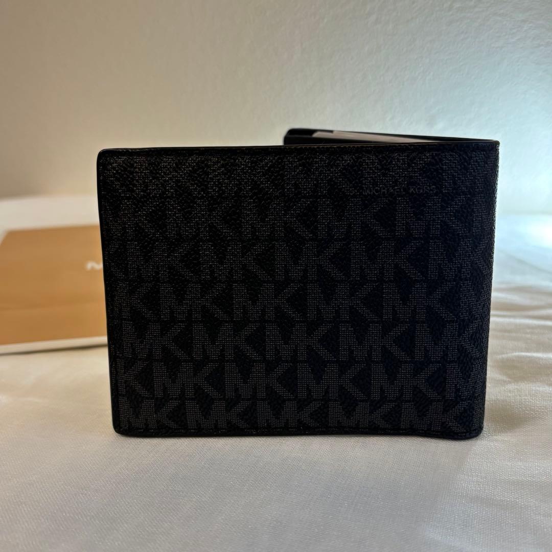 【新品・未使用】MICHAEL KORS 二つ折り財布とパスケースセット