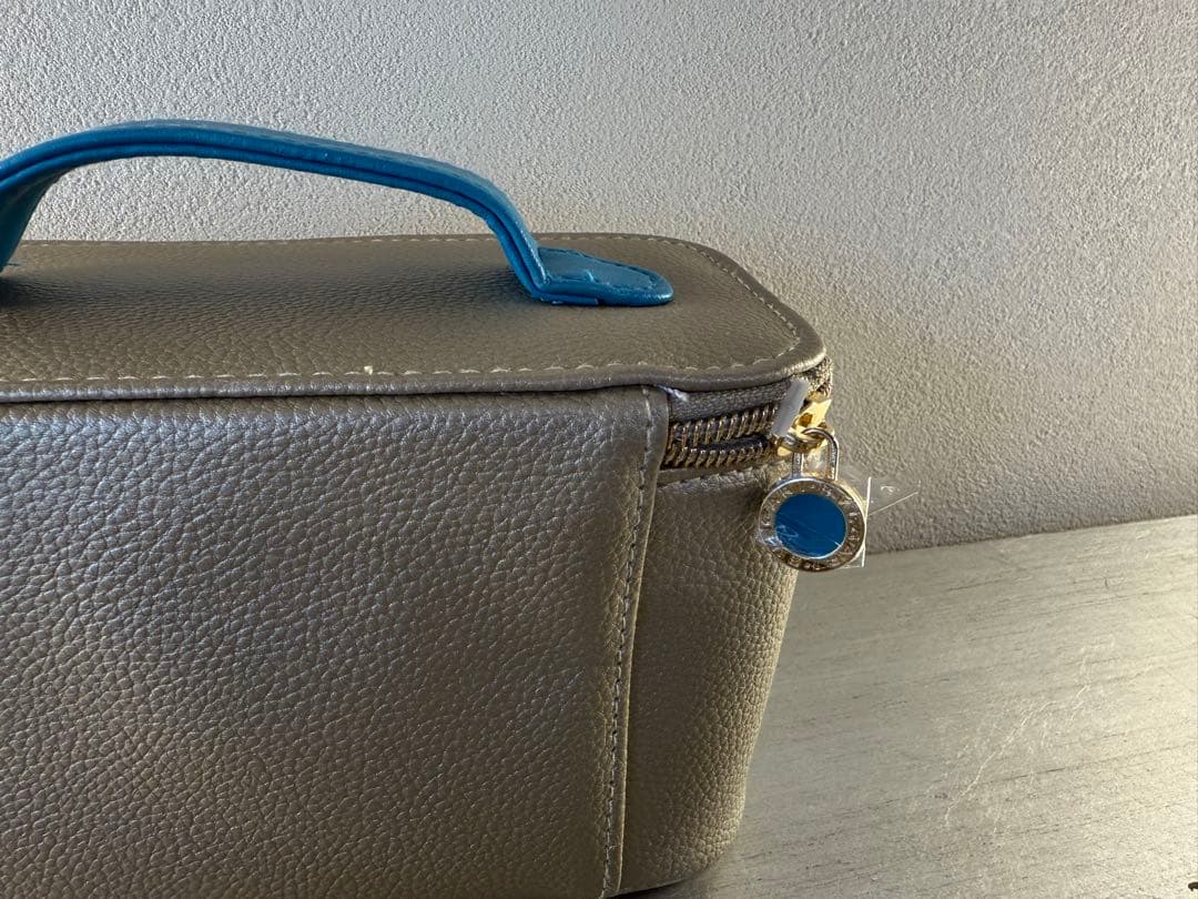 エミレーツ航空　ファーストクラス　アメニティ　レディース　ブルガリ