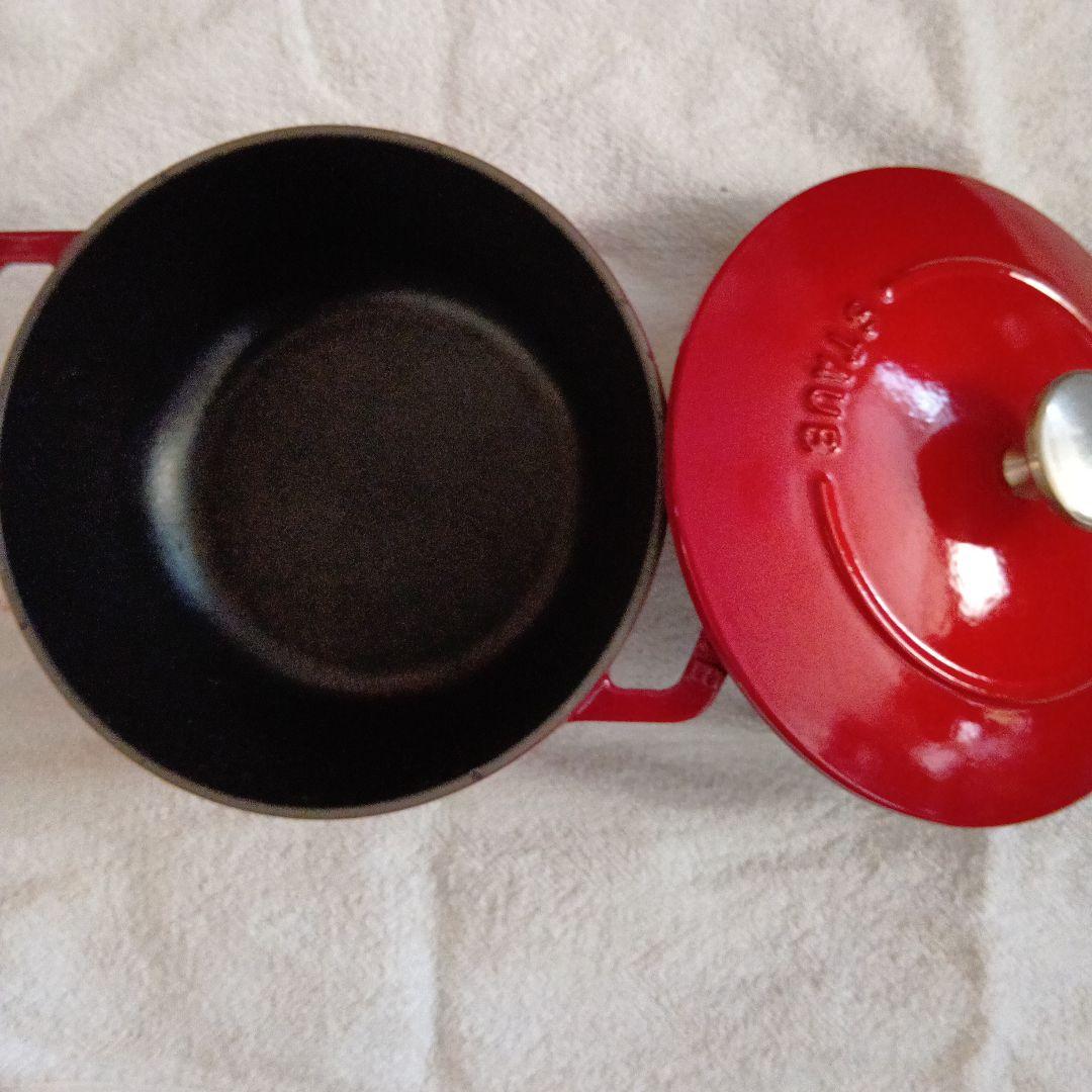 ストウブ　鍋　１６センチ