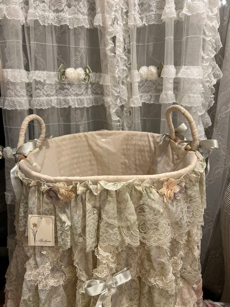 タグ付さえらアキアカネフリフリ特大レースバスケット30×43●テーブルクロスにも