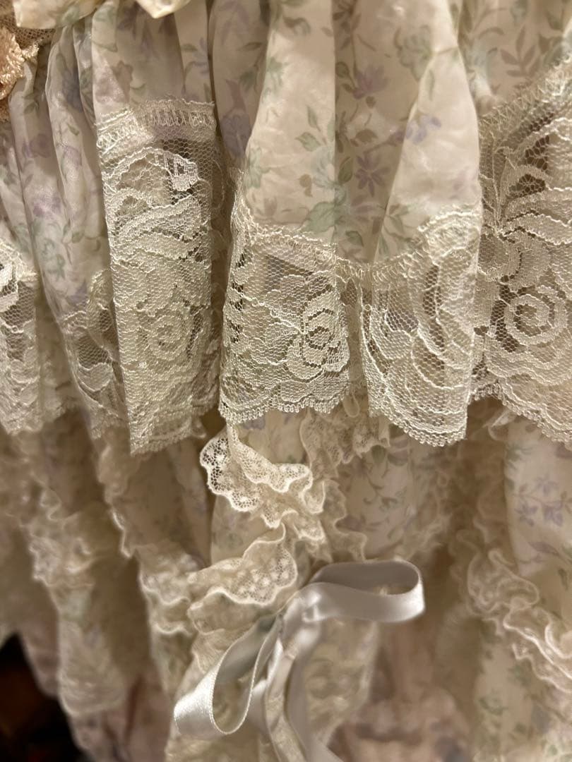 タグ付さえらアキアカネフリフリ特大レースバスケット30×43●テーブルクロスにも