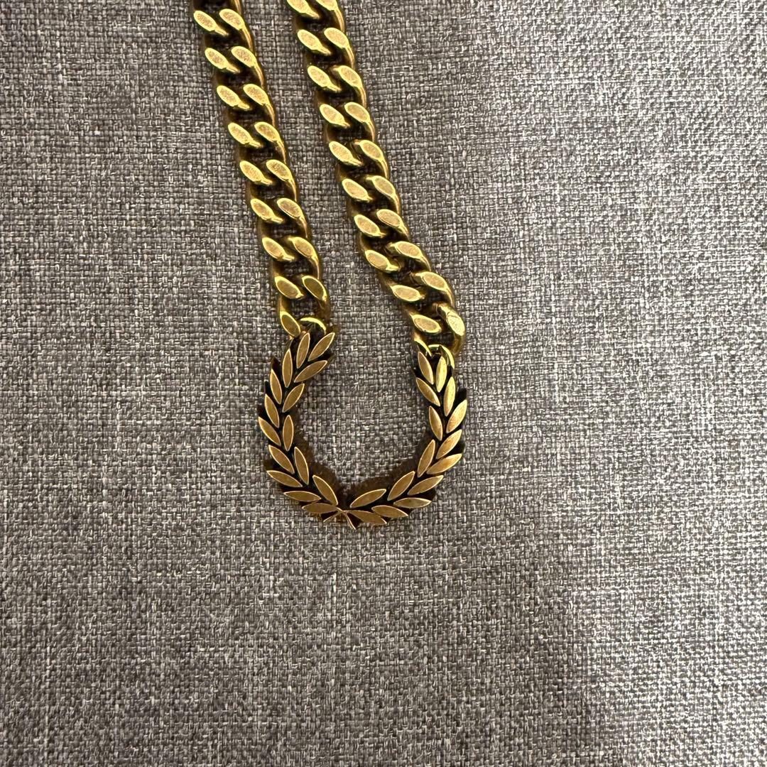 FRED PERRY ネックレス　ゴールド　ゴールドチェーン　ローレルリーフ