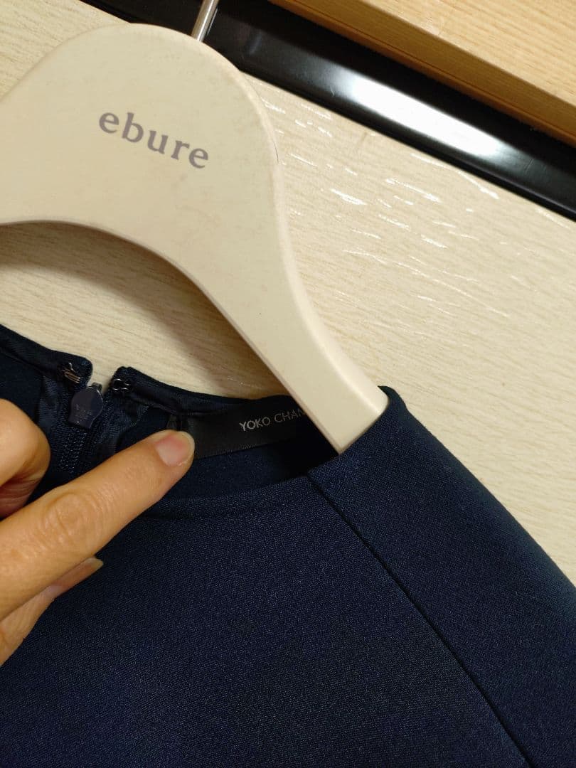 ヨーコチャンハーフスリーブ パフスリーブ フリルトリムブラウス