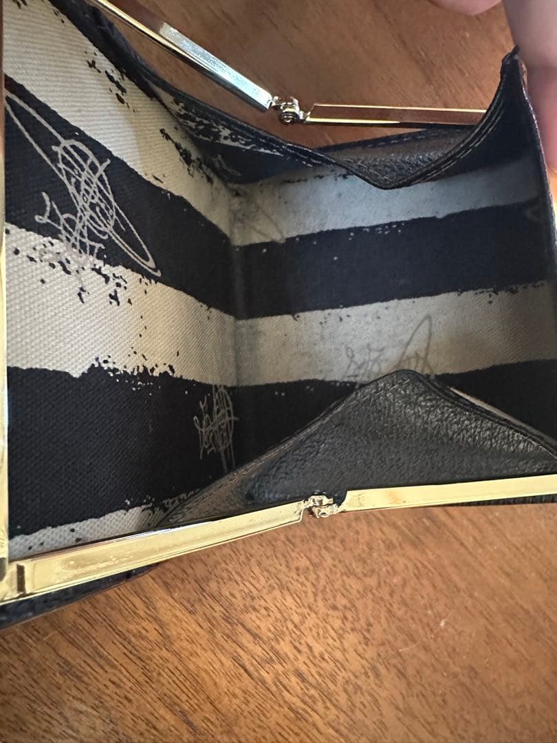 Vivienne Westwood ブラック 二つ折り財布 箱付き