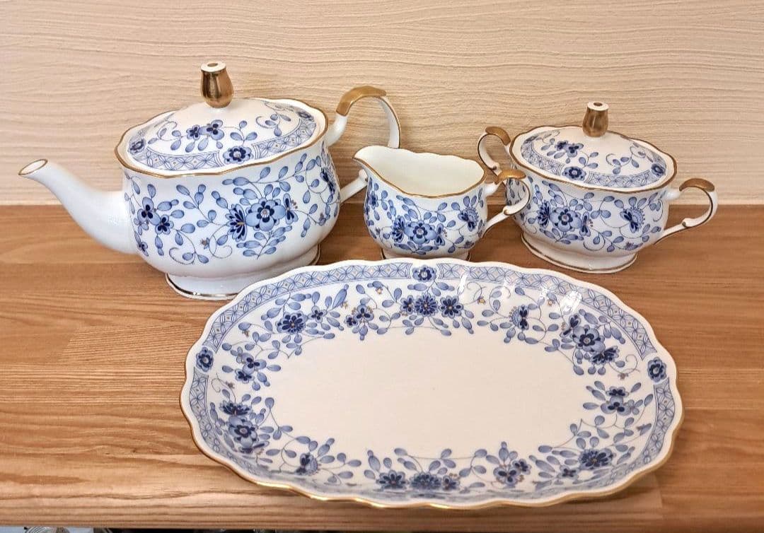 ナルミ　ティーポットセット