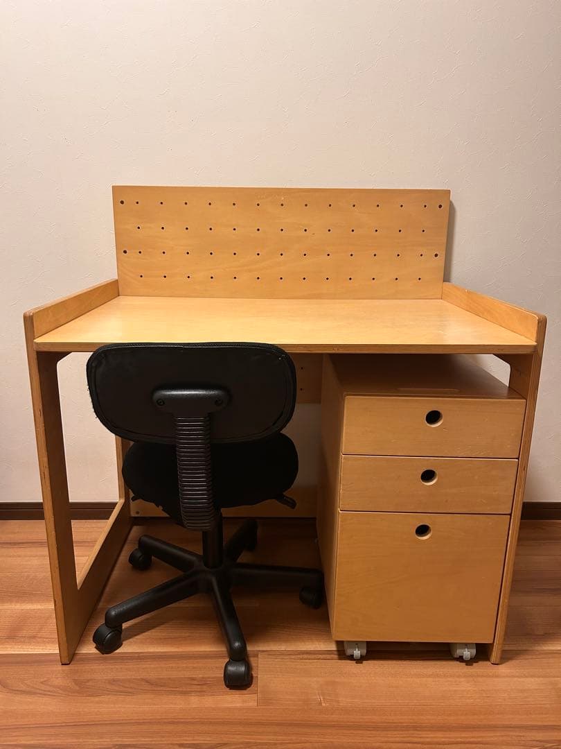 無印良品　勉強机　デスク　木製テーブル