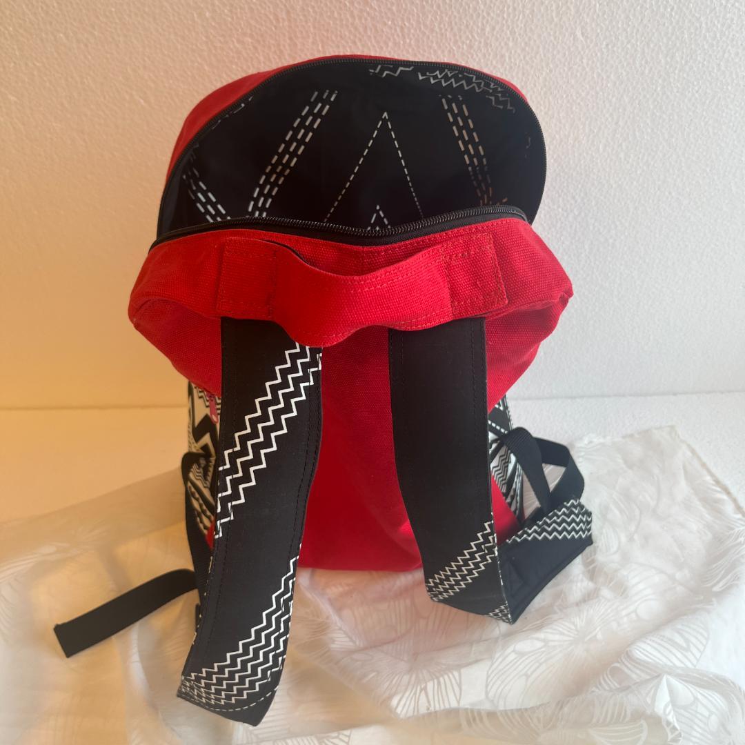 ハワイアンなリュックサック（深紅と黒のタパ）