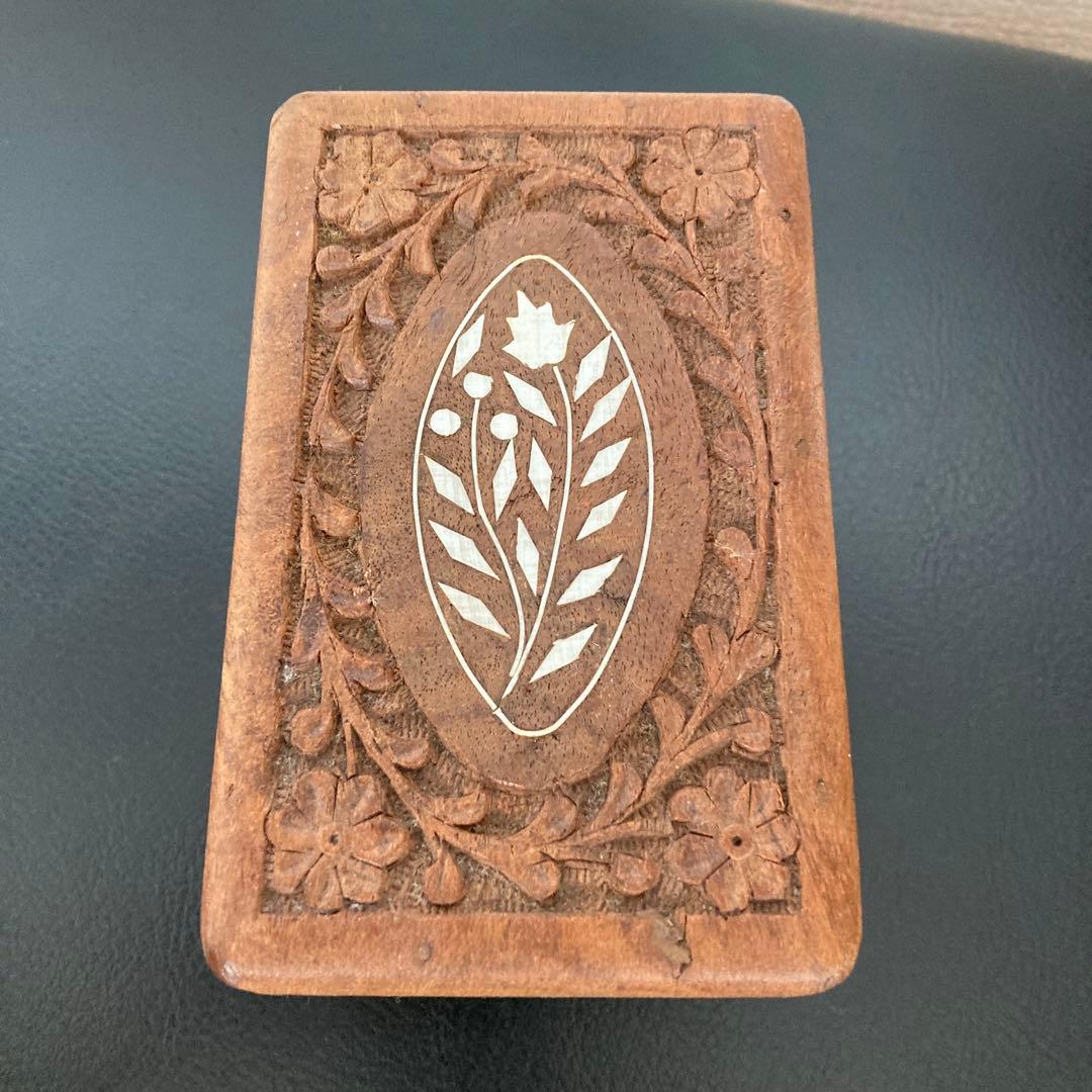 木製彫刻箱　カードケース　アンティーク　ヴィンテージ