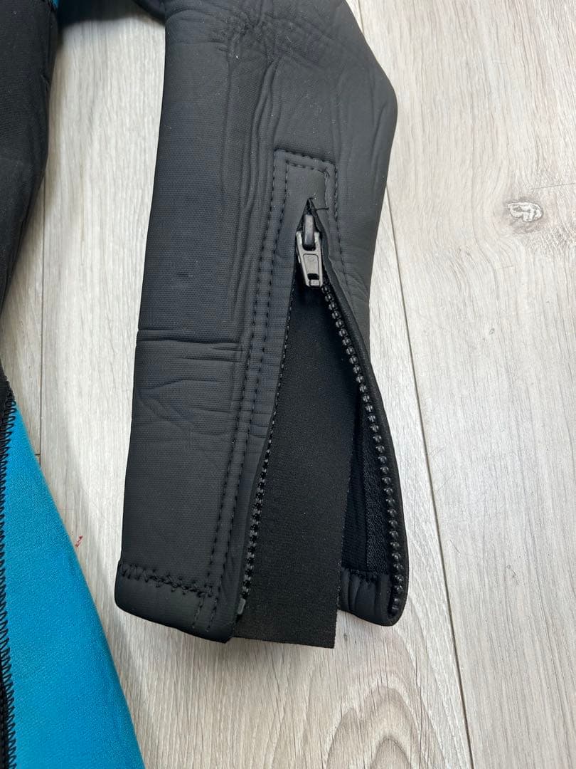 AQA ［アクア］150 黒/青 スキンフルスーツ　キッズ　ジュニア　海