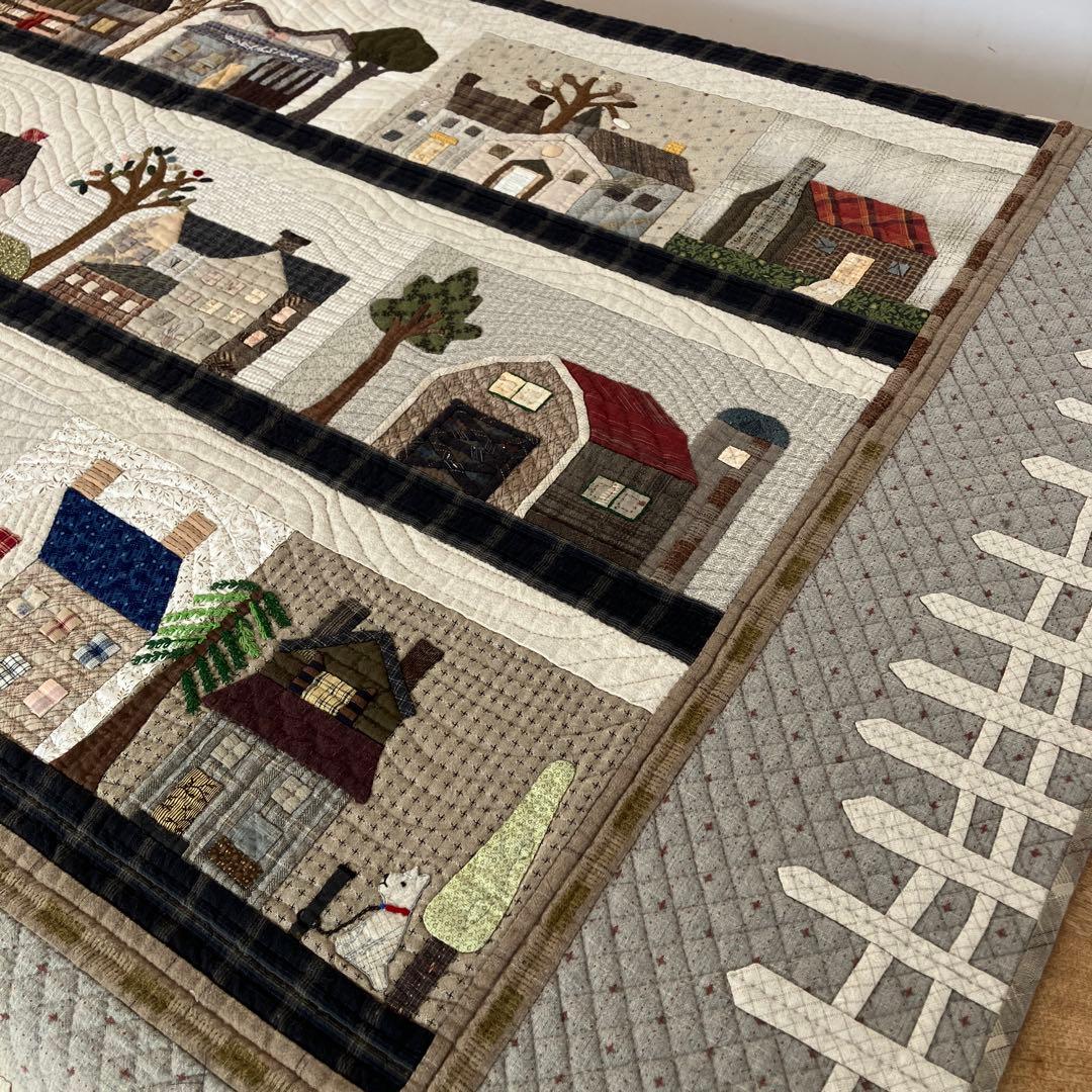 パッチワークキルト　ハウスのタペストリー　2枚　おまとめ　ハンドメイド