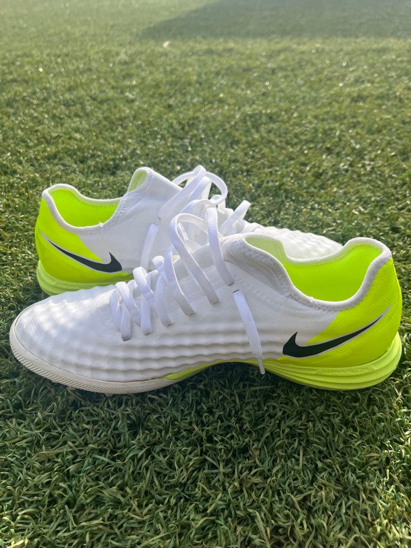 NIKE ナイキ　マジスタXフィナーレ　フットサルシューズ28 マジスタ