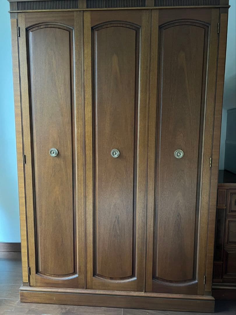 ドレクセル　ワードローブ