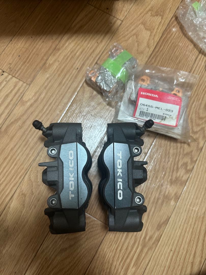TOKICO ブレーキキャリパー セット