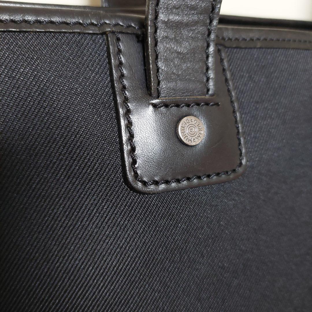 ハンティングワールド　ビッグトートバッグ　黒　ロゴモチーフ