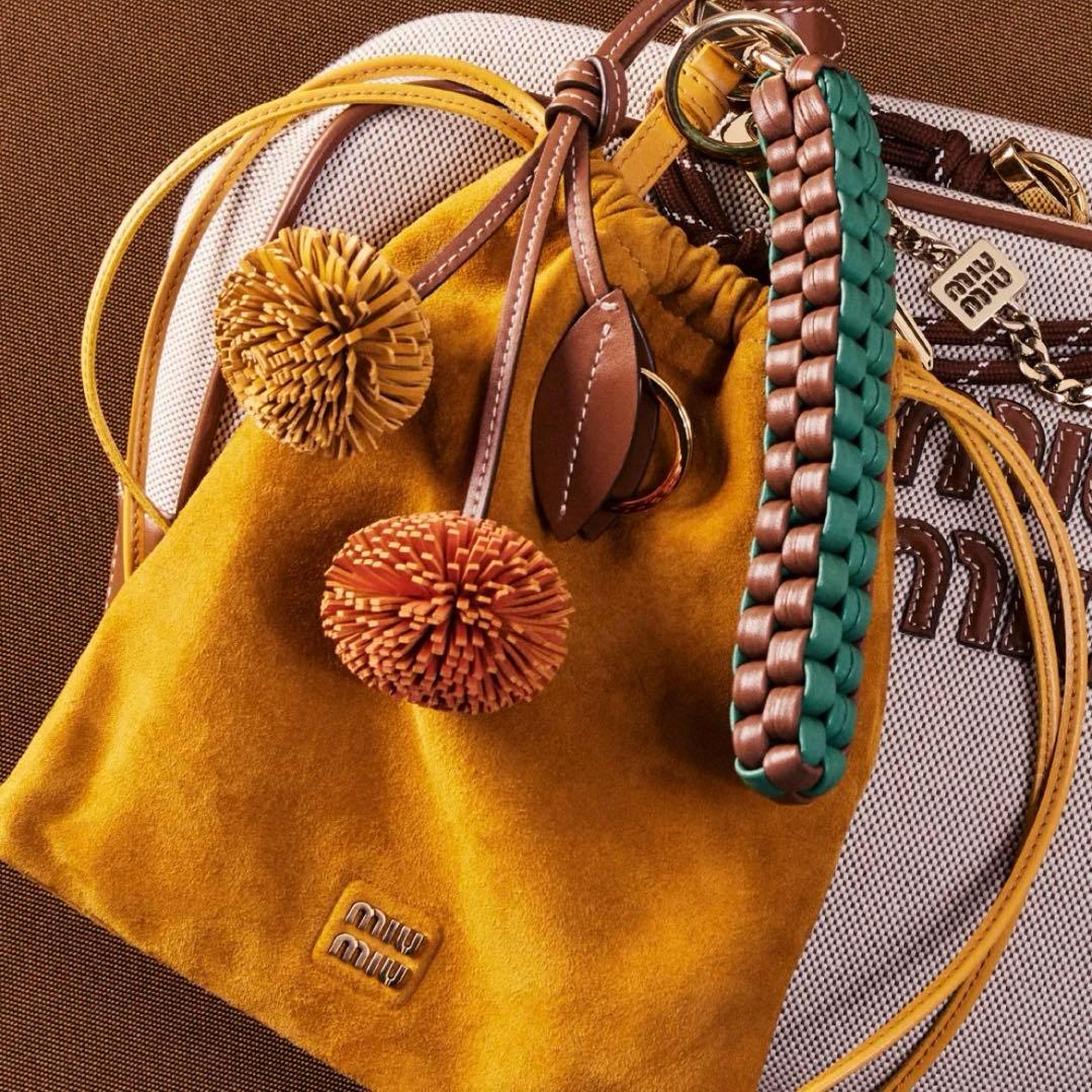 MIUMIU レザートリック　バックチャーム　キーホルダー　ピンク×ブラウン