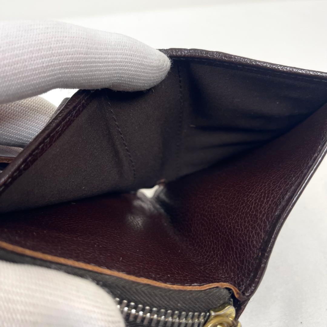 イルビゾンテ　二つ折り財布　ラウンドファスナー　コンパクトウォレット　本革　ロゴ