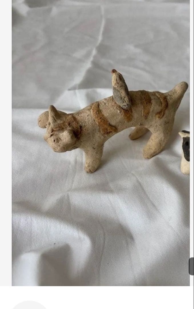 長田恵　大きめお皿と猫の置き物