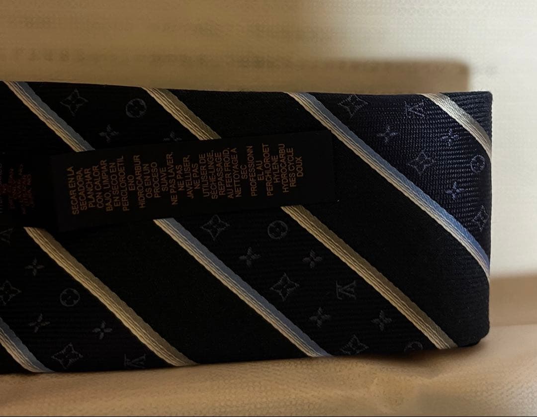 LOUIS VUITTON ネクタイ ネイビー ストライプ