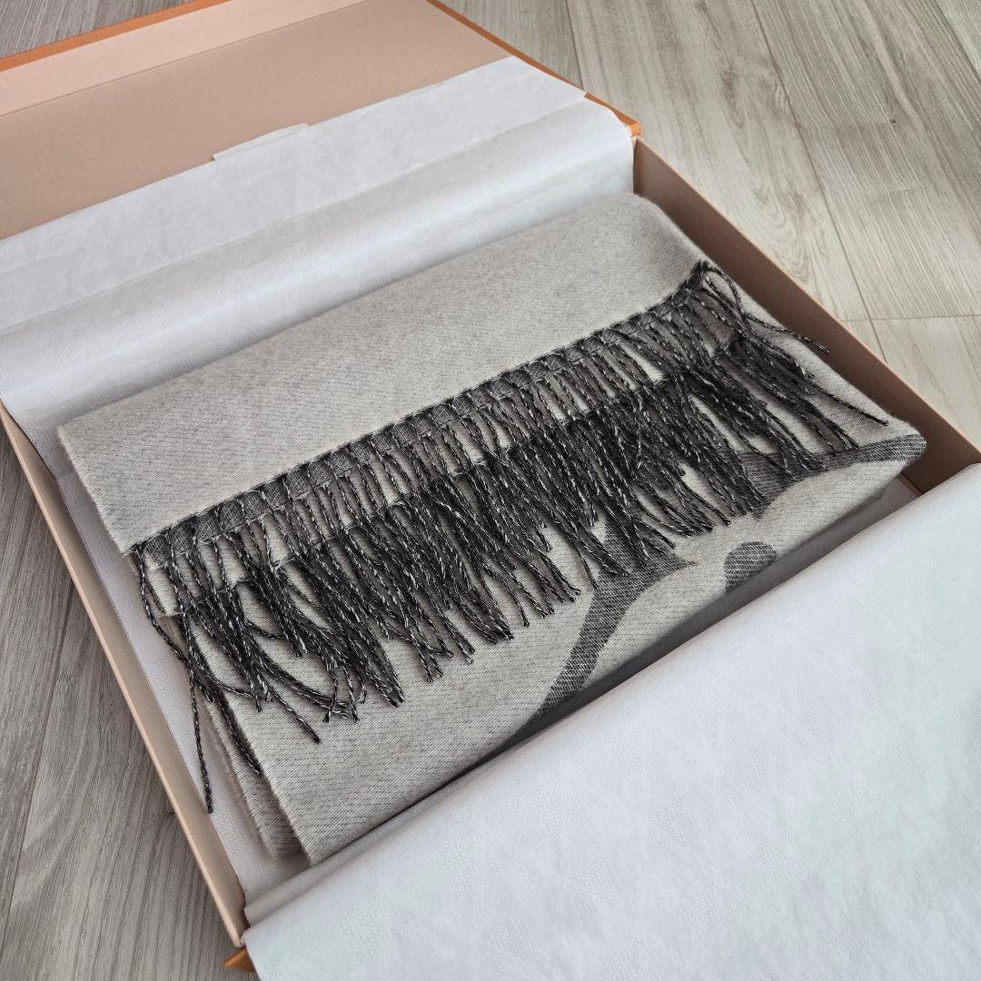 新品同様✨ルイ・ヴィトン マフラー モノグラム ジャイアント カシミア 現行品