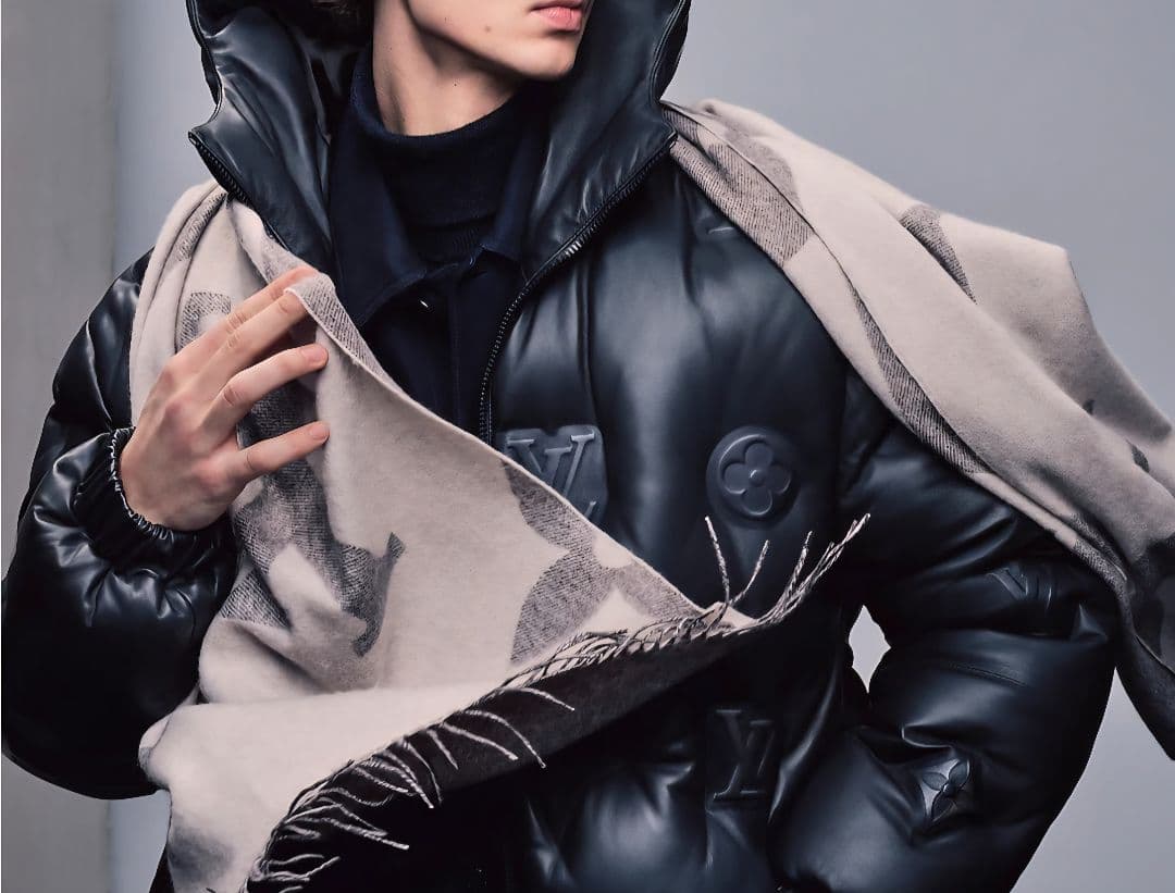 新品同様✨ルイ・ヴィトン マフラー モノグラム ジャイアント カシミア 現行品