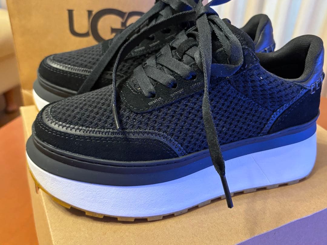 値下げ★UGG Taelan Lace Up 厚底スニーカー★新品★