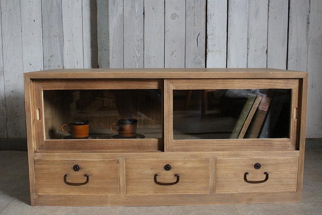 古いガラス戸棚×木製小引き出し3杯　ローチェスト　食器棚　古家具