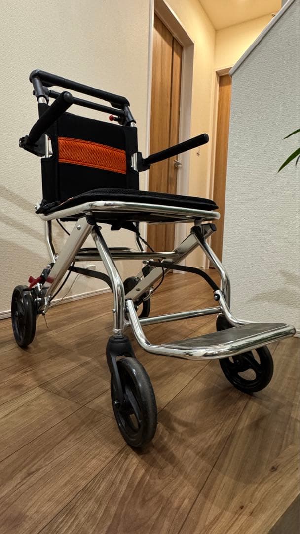 折りたたみ車椅子