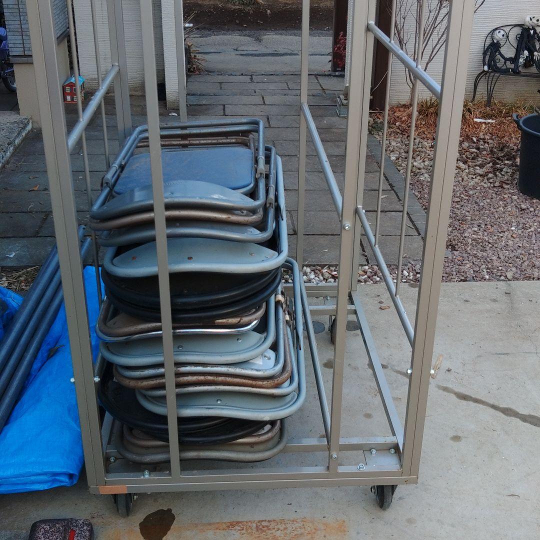 スチール製キャリーラック折りたたみ椅子用　17脚付