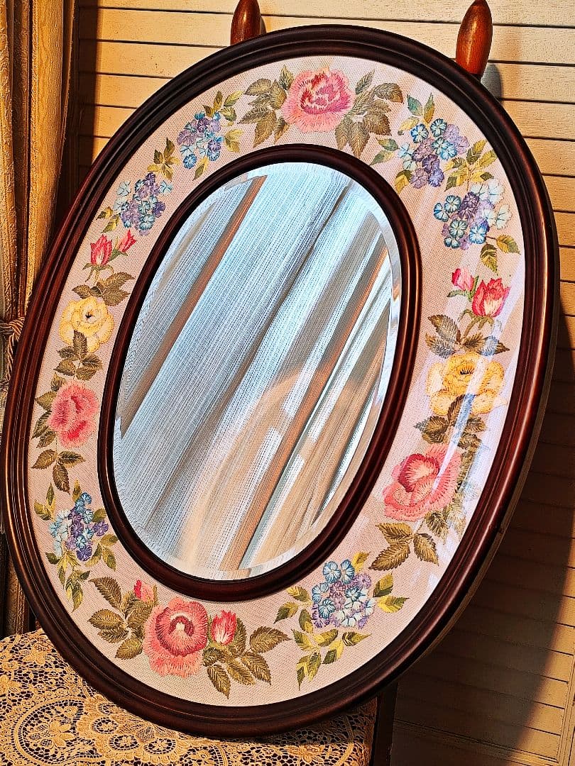 戸塚刺繍　 花柄　薔薇　楕円形ミラー　木製　額縁　刺繍　オーバル　アンテーク