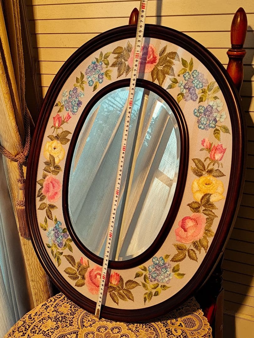 戸塚刺繍　 花柄　薔薇　楕円形ミラー　木製　額縁　刺繍　オーバル　アンテーク