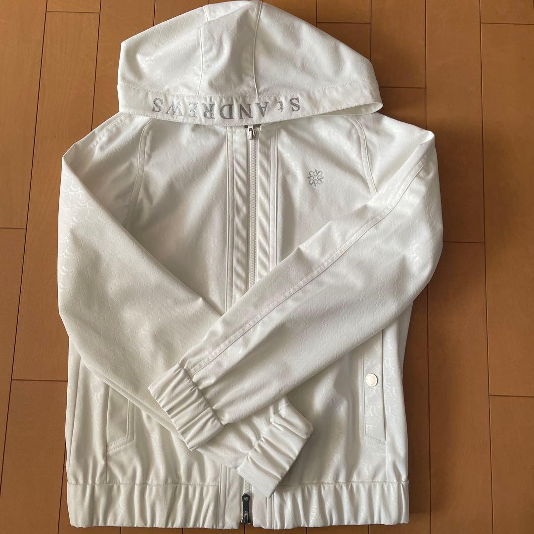 セントアンドリュース　ホワイトフード付きジャケット